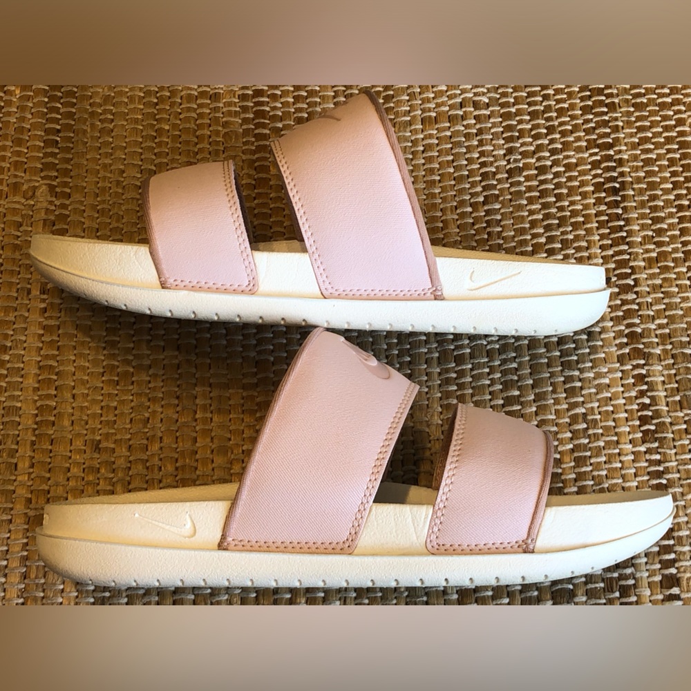 NIKE s6 blush pink pool slides. Revive foam tech is super cushy! Great tread